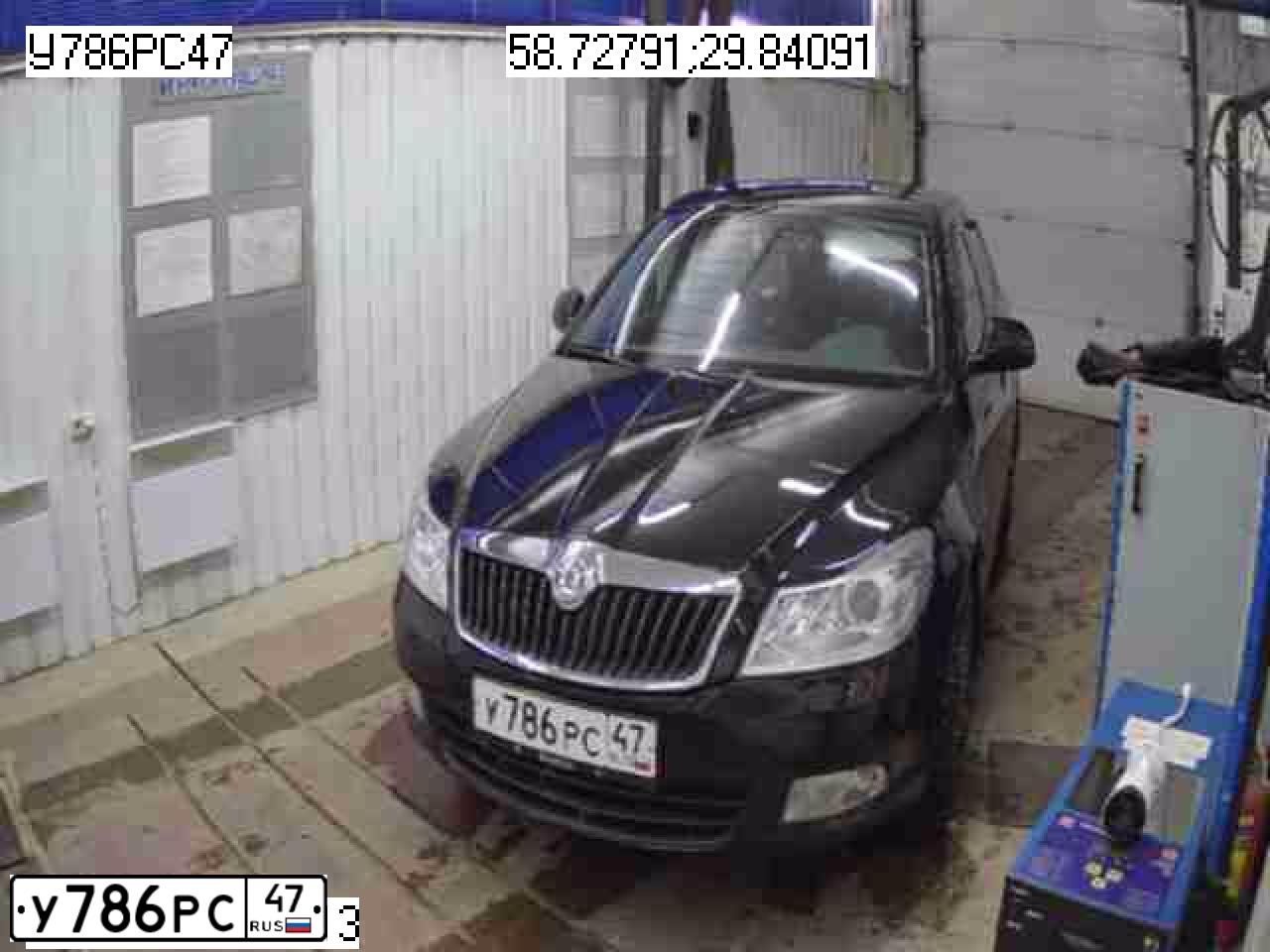 Фото автомобиля SKODA OCTAVIA, 2009 — госномер У786РС47. Цвет: ЧЕРНЫЙ