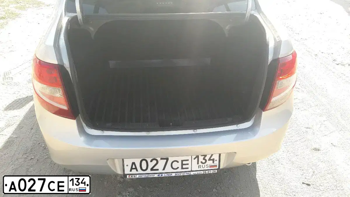 Фото автомобиля LADA 2190 GRANTA, 2013 — госномер М669АВ134. Цвет: Серебристый