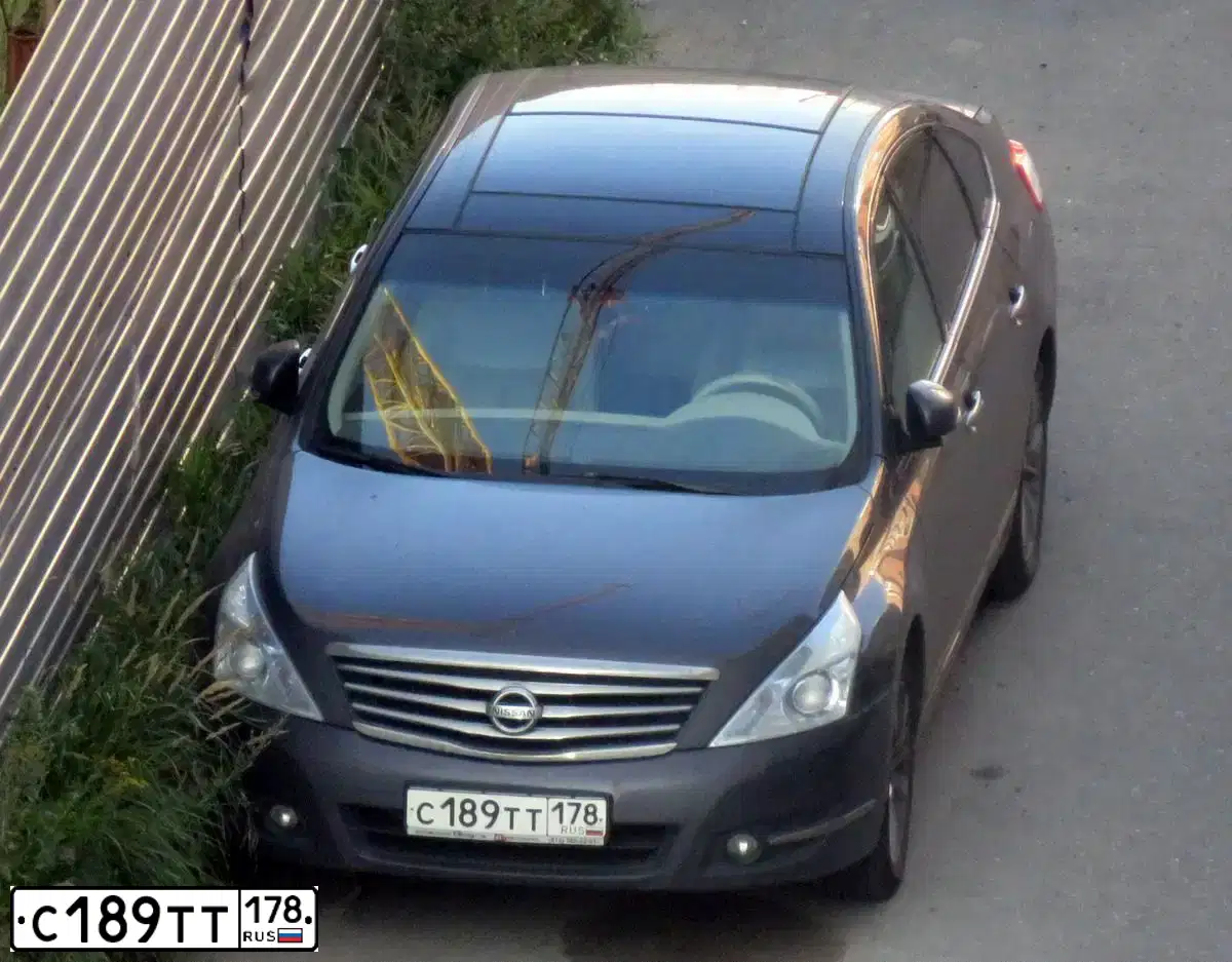 Фото автомобиля NISSAN TEANA, 2011 — госномер Т050ТЕ198. Цвет: СЕРО-СИРЕНЕВЫЙ
