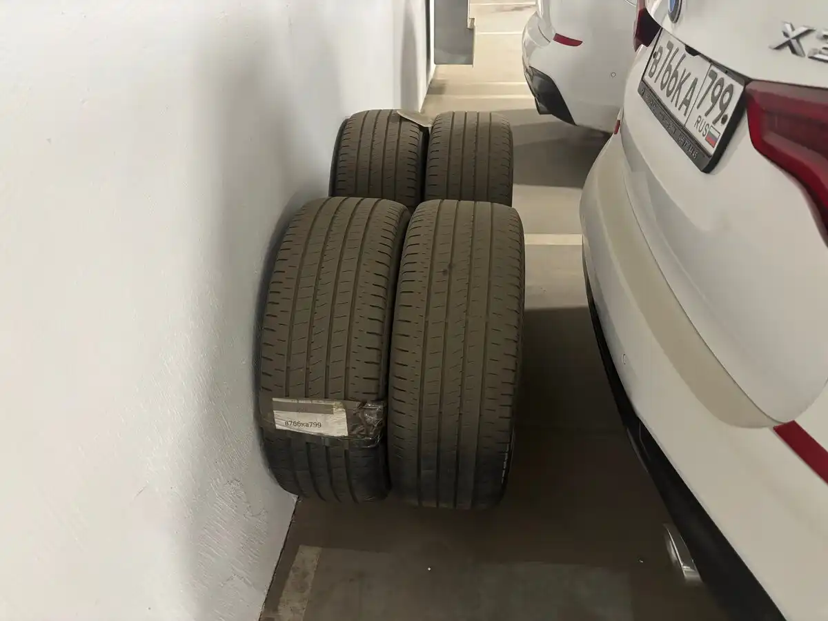 Фото автомобиля BMW X3, 2018 — госномер В766КА799. Цвет: Белый