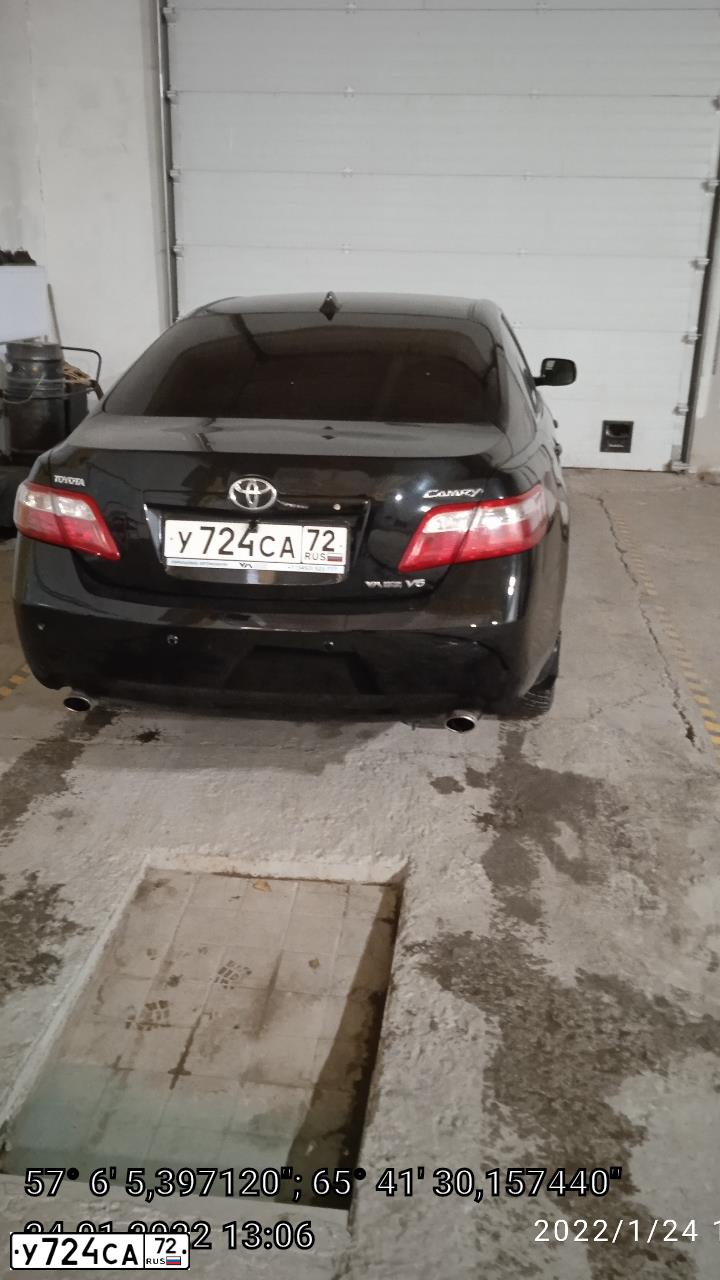 Фото автомобиля TOYOTA CAMRY, 2006 — госномер С828РМ72. Цвет: ЧЕРНЫЙ