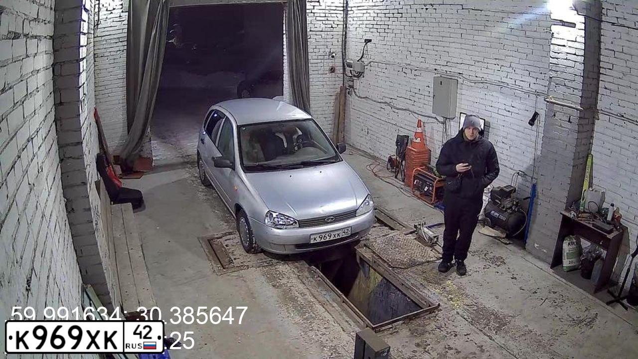 Фото автомобиля LADA 2170 PRIORA, 2007 — госномер Р267НК142. Цвет: СВЕТЛО-СЕРЕБРИСТЫЙ МЕТАЛЛ