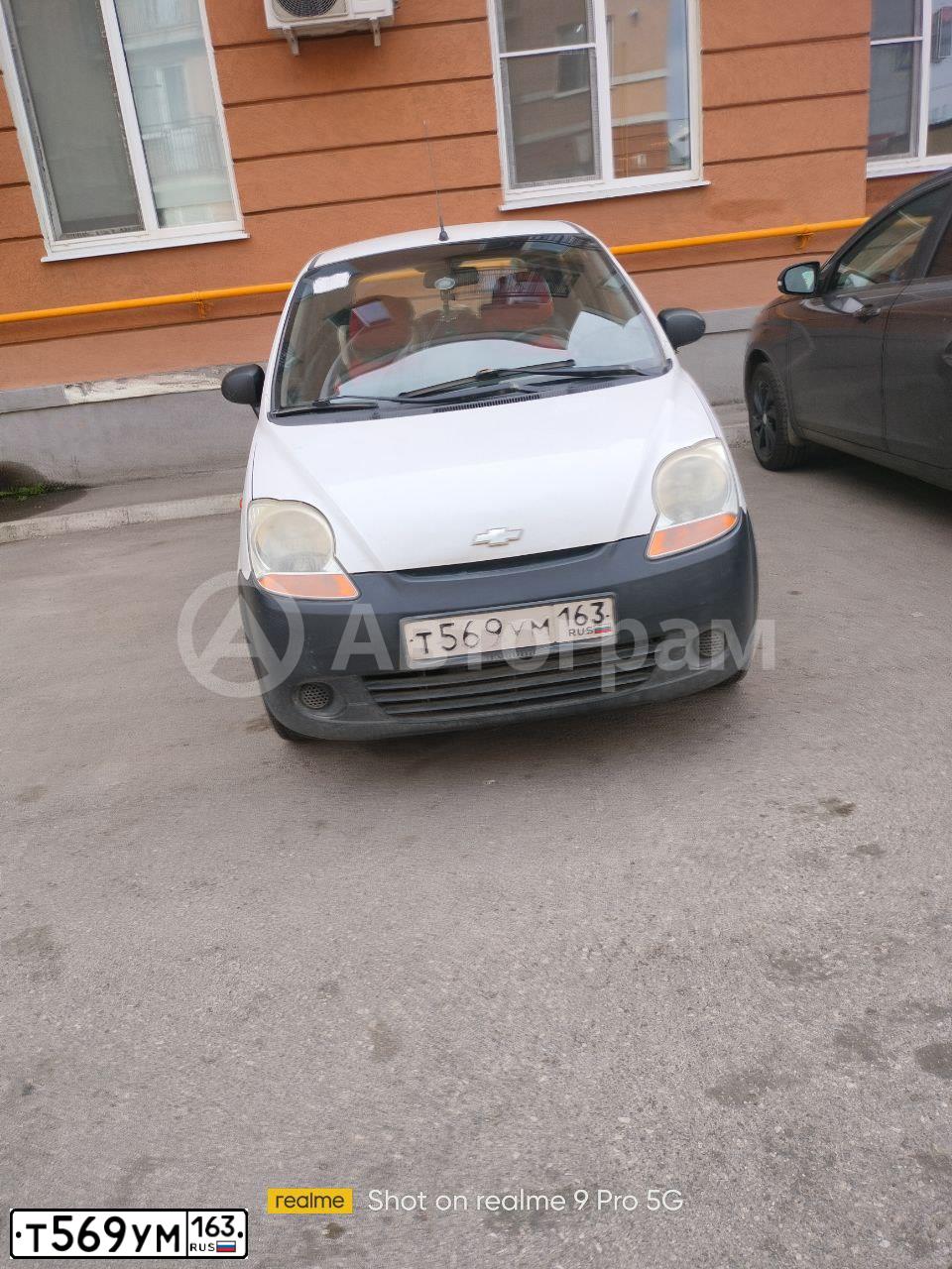 Фото автомобиля CHEVROLET SPARK, 2006 — госномер Т569УМ163. Цвет: БЕЛЫЙ