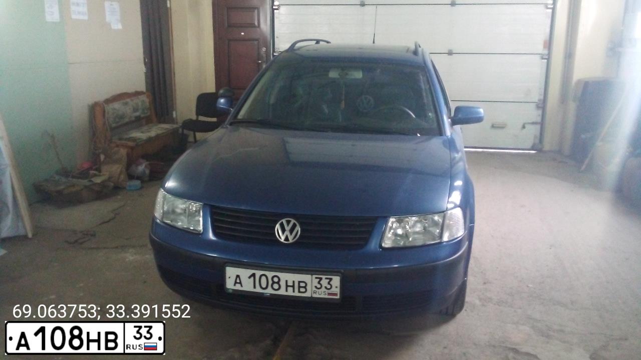 Фото автомобиля VOLKSWAGEN PASSAT, 1999 — госномер Н008СМ33. Цвет: синий