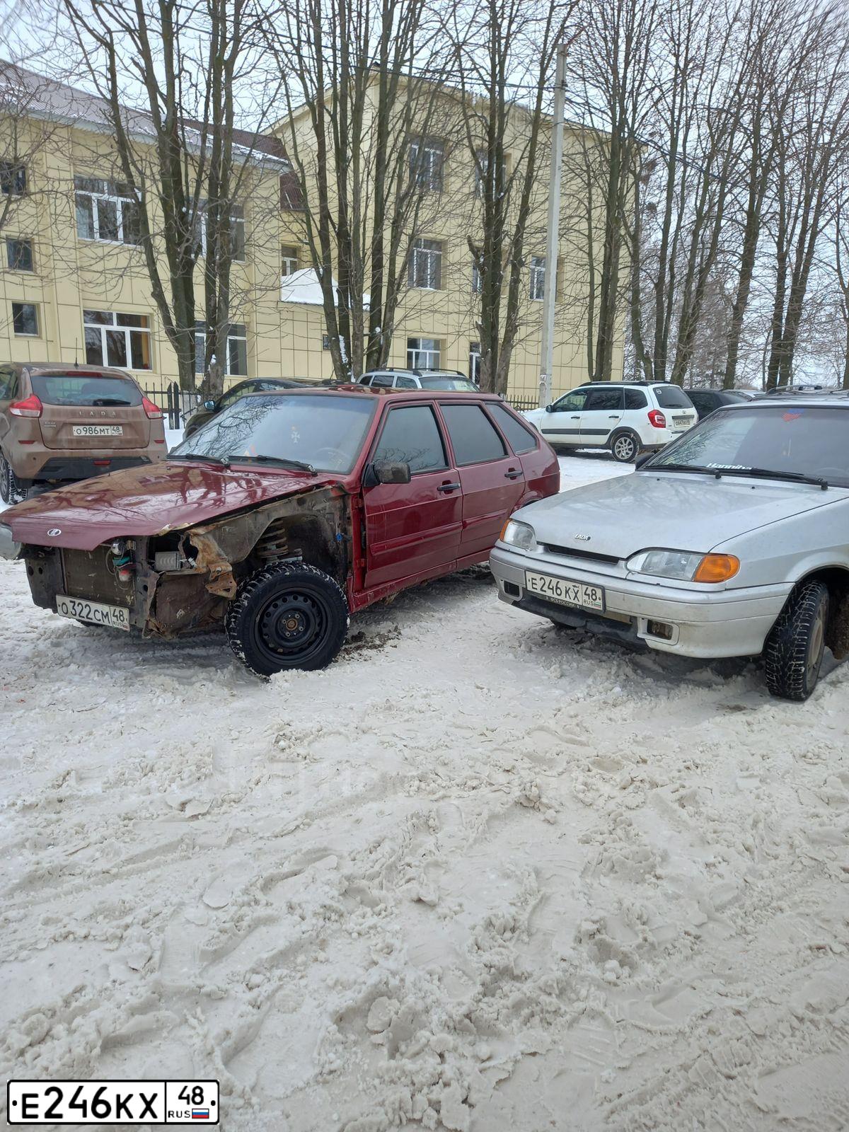Фото автомобиля LADA 2115 SAMARA, 2006 — госномер Е246КХ48. Цвет: СВЕТЛО-СЕРЕБРИСТЫЙ  МЕТАЛЛИК