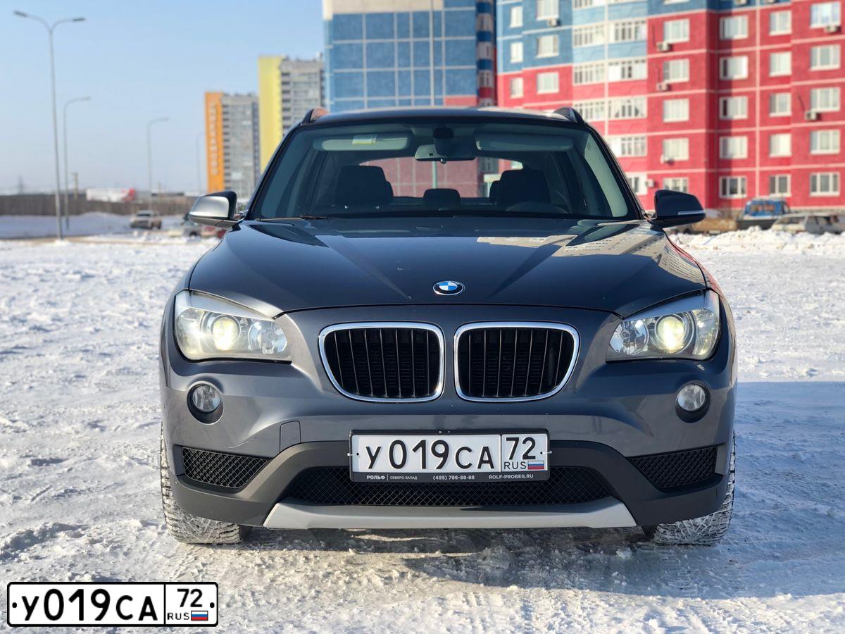 Фото автомобиля BMW X1, 2013 — госномер К041СС186. Цвет: СЕРЫЙ