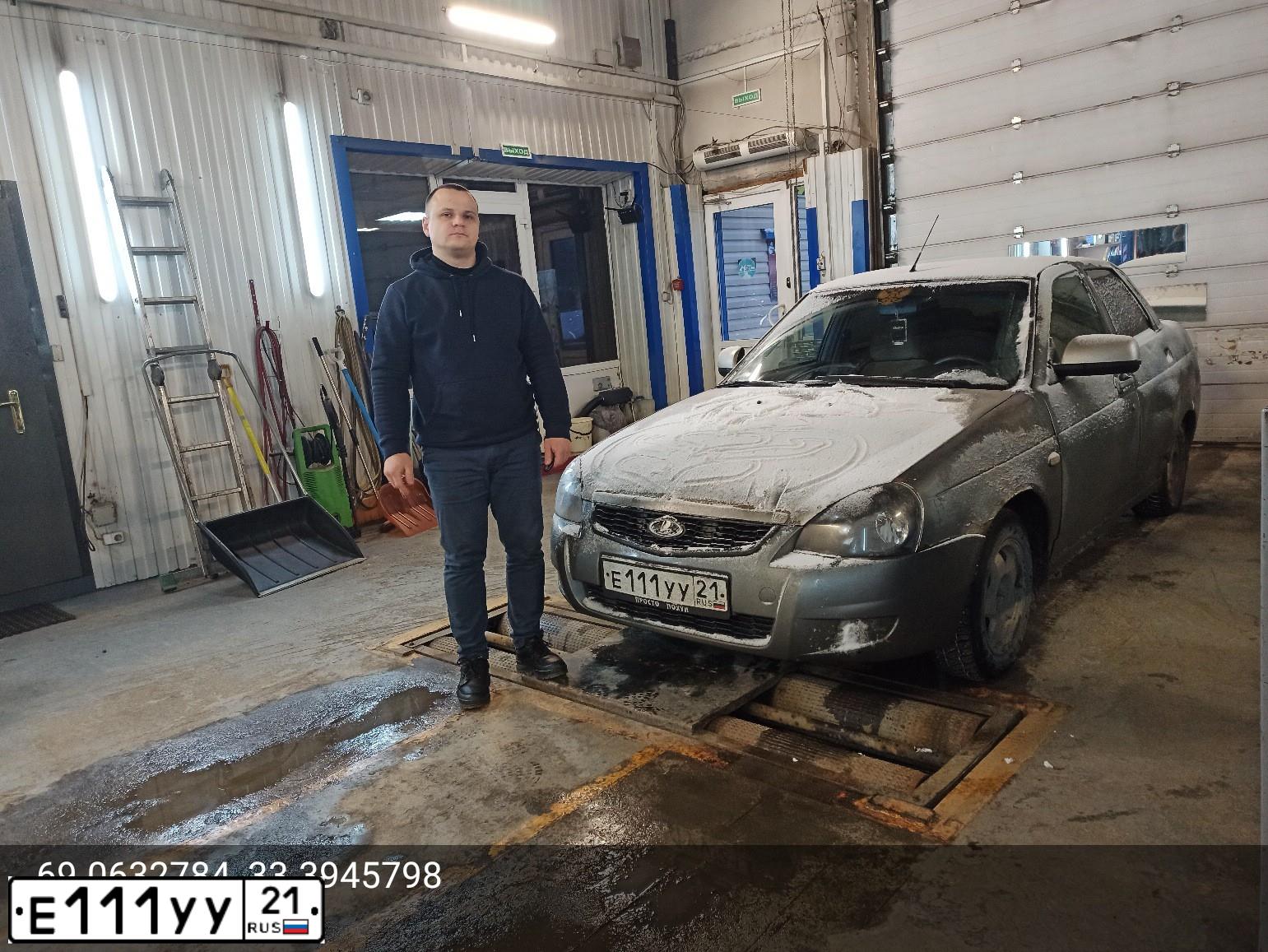 Фото автомобиля LADA 2170 PRIORA, 2008 — госномер М275СА21. Цвет: СРЕДНИЙ СЕРО-ЗЕЛЕН МЕТ.