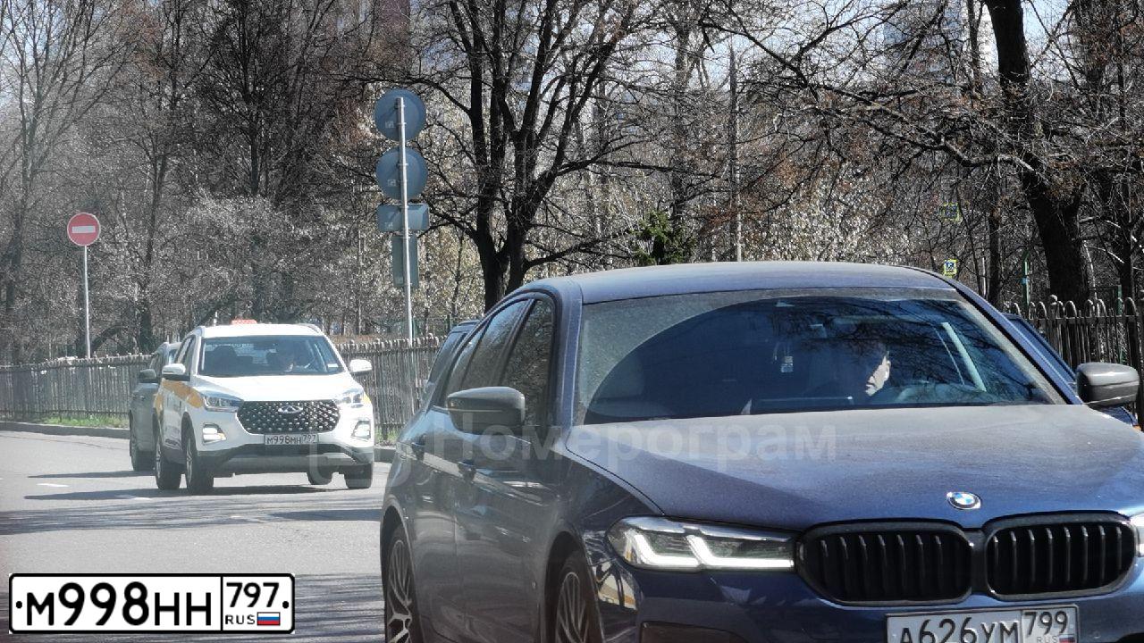 Фото автомобиля KAMAZ 43253 /4X2/, 2014 — госномер В456СХ797. Цвет: Оранжевый