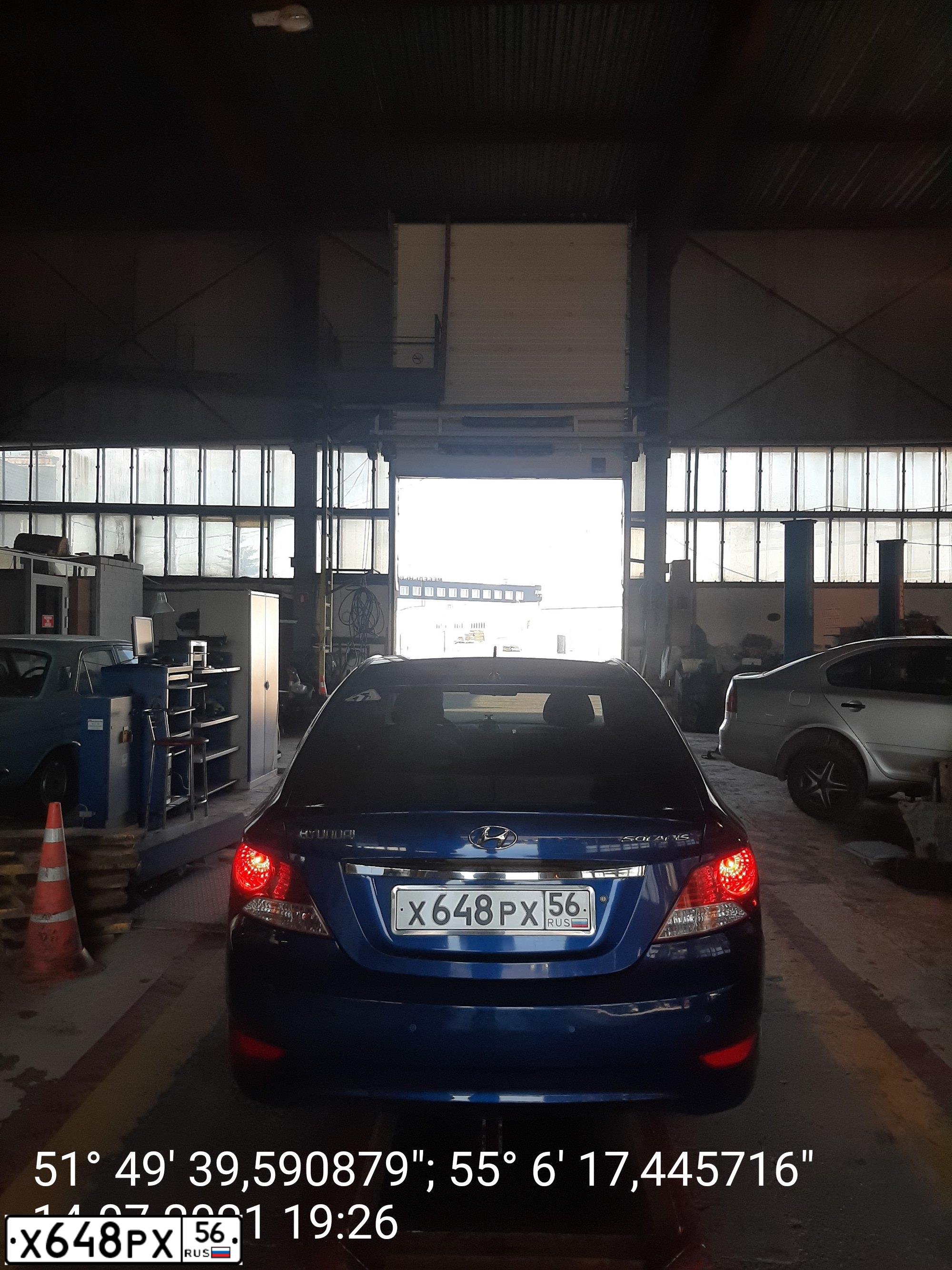 Фото автомобиля HYUNDAI SOLARIS, 2011 — госномер Т129ВС76. Цвет: СИНИЙ
