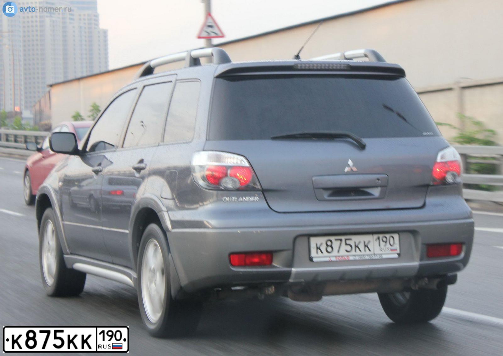 Фото автомобиля MITSUBISHI OUTLANDER, 2004 — госномер Е044СЕ797. Цвет: Серый
