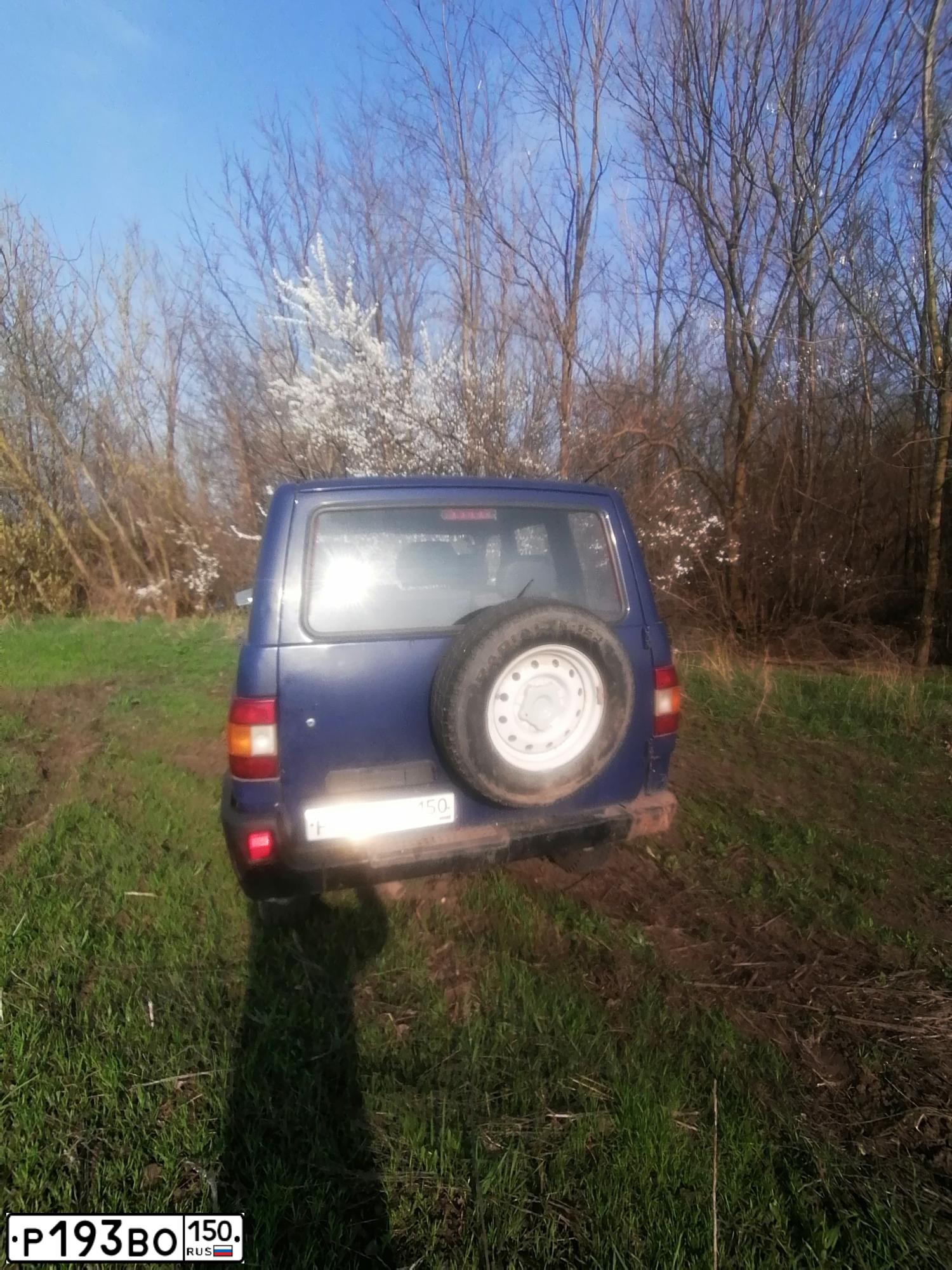 Фото автомобиля UAZ 3160  PATRIOT, 1999 — госномер Р193ВО150. Цвет: СИНИЙ ТЕМНЫЙ