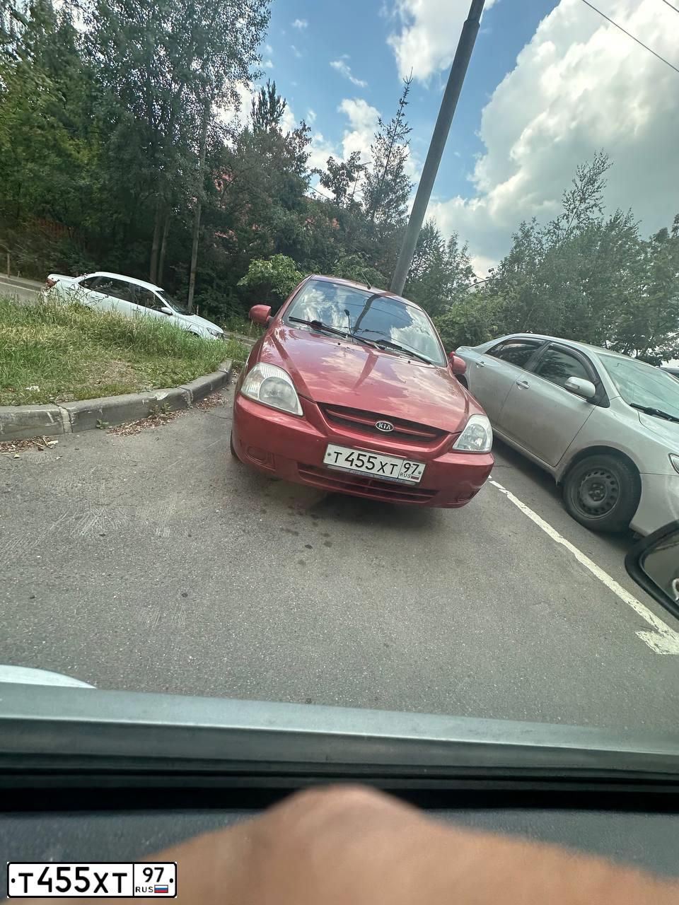 Фото автомобиля KIA RIO, 2005 — госномер Т455ХТ97. Цвет: КОРИЧНЕВЫЙ