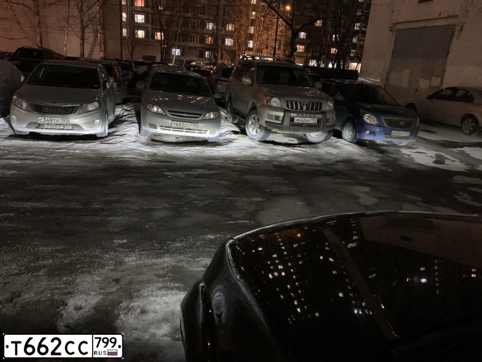 Фото автомобиля CHEVROLET LACETTI, 2008 — госномер Т662СС799. Цвет: СЕРЕБРИСТЫЙ