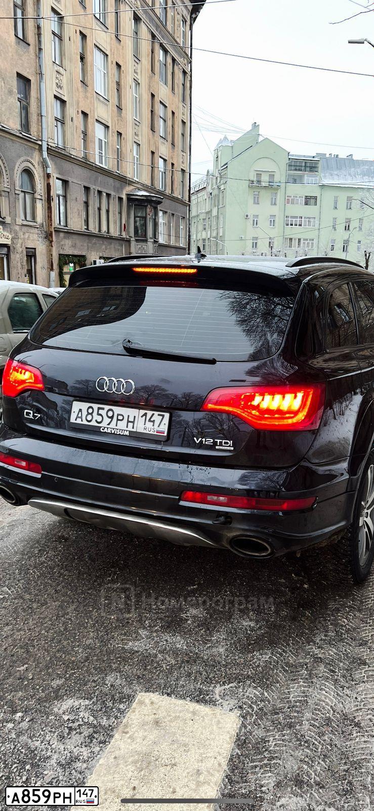 Фото автомобиля AUDI Q7, 2011 — госномер А348ММ77. Цвет: ЧЕРНЫЙ