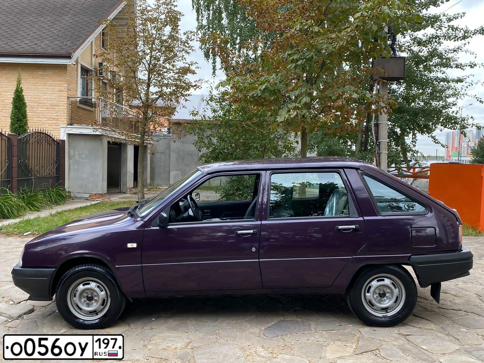 Фото автомобиля IZH 2126, 2003 — госномер У144ОХ797. Цвет: ФИОЛЕТОВЫЙ
