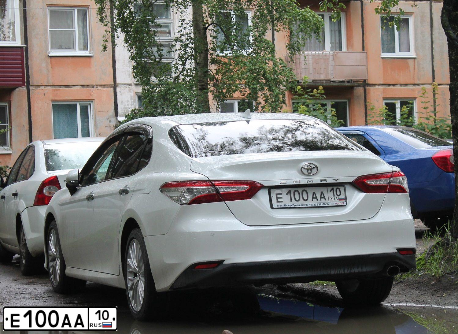 Фото автомобиля TOYOTA CAMRY, 2008 — госномер Е100АА10. Цвет: Серый