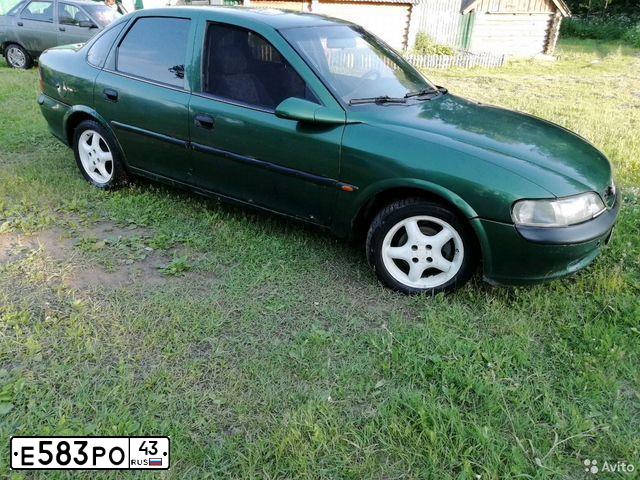Фото автомобиля OPEL VECTRA, 1996 — госномер Е583РО43. Цвет: СВЕТЛО-ЗЕЛЕНЫЙ