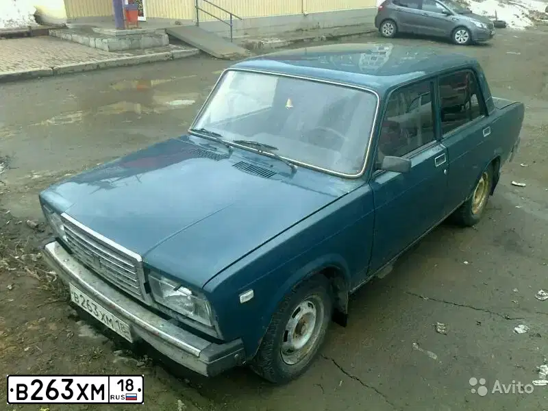 Фото автомобиля LADA 2107 LADA, 2004 — госномер В263ХМ18. Цвет: Сине-зеленый