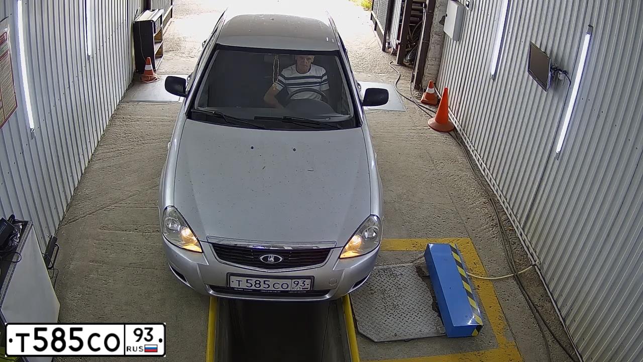 Фото автомобиля LADA 2172 PRIORA, 2009 — госномер Т585СО93. Цвет: СВЕТЛО-СЕРЕБРИСТЫЙ МЕТАЛЛ