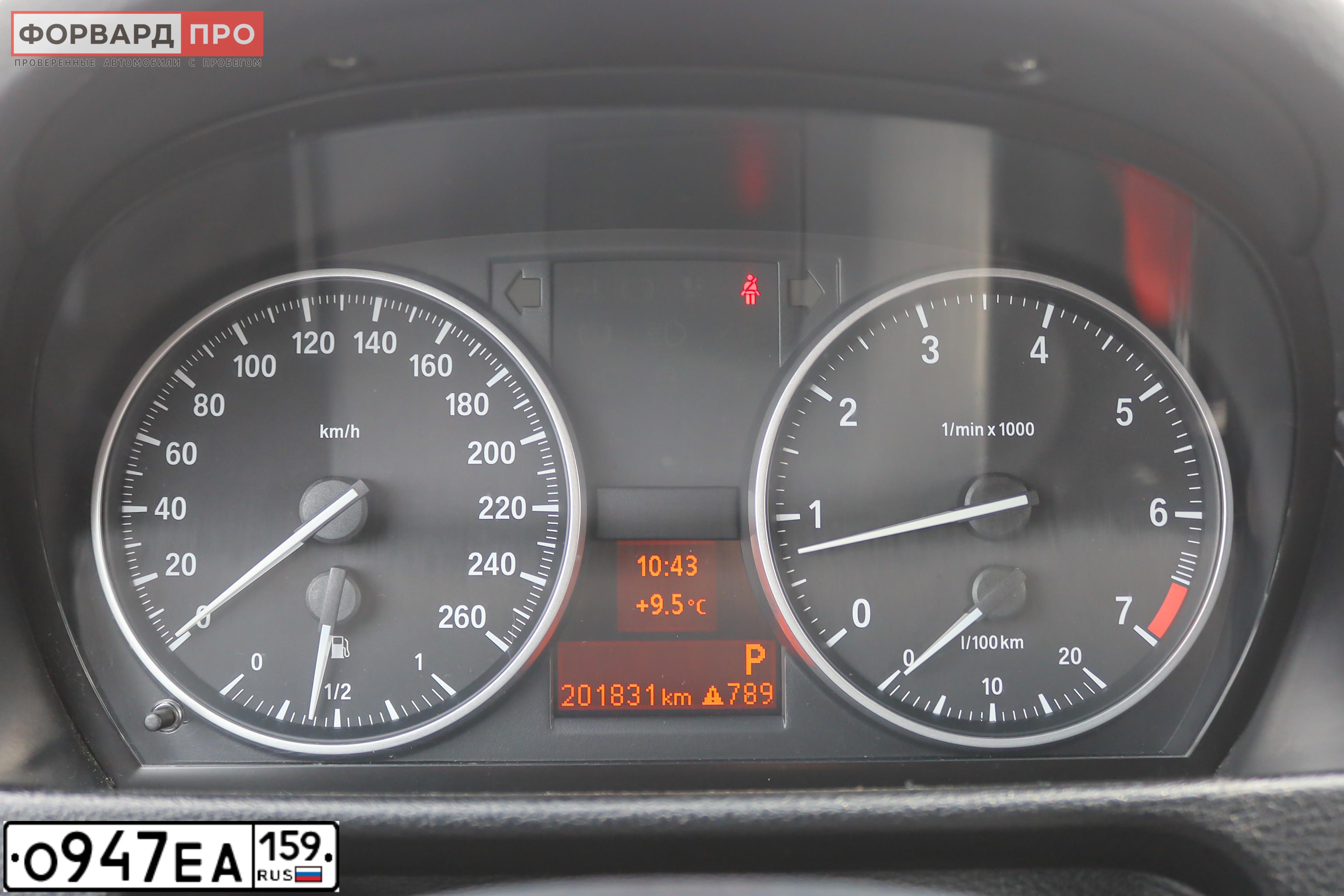 Фото автомобиля BMW X1, 2012 — госномер Р761АТ159. Цвет: Коричневый
