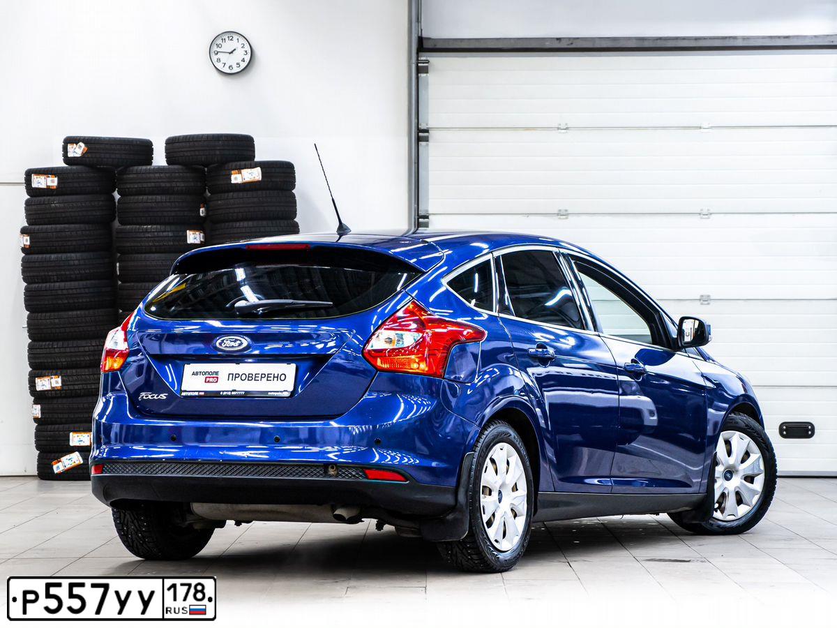 Фото автомобиля FORD FOCUS, 2014 — госномер С015УЕ198. Цвет: синий