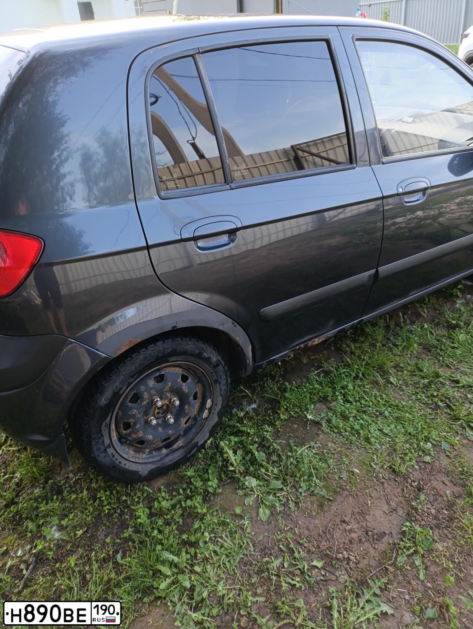 Фото автомобиля HYUNDAI GETZ, 2007 — госномер Н890ВЕ190. Цвет: ТЕМНО-СЕРЫЙ