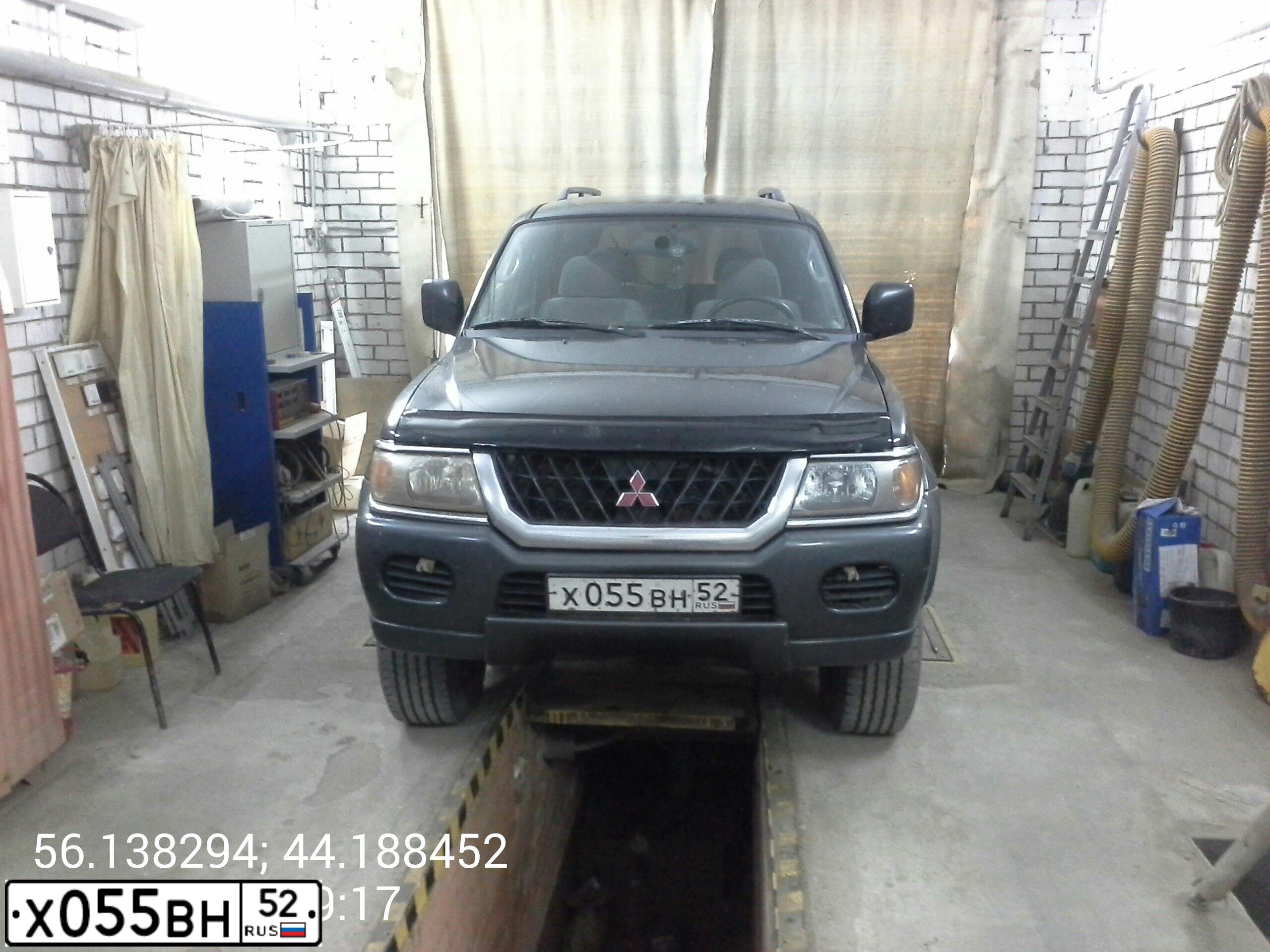 Фото автомобиля MITSUBISHI МИТЦУБИСИМОНТЕРО, 2000 — госномер Х055ВН52. Цвет: ЧЕРНЫЙ