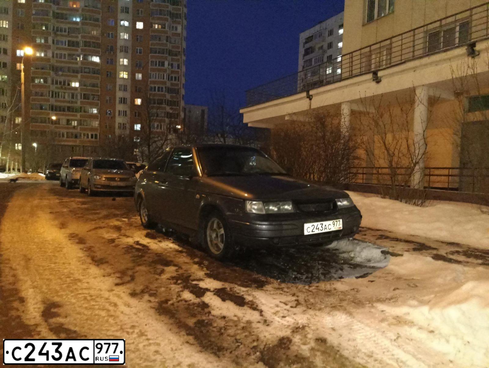 Фото автомобиля LADA 2112, 2008 — госномер Х213ЕН71. Цвет: светло серо-зеленый металлик