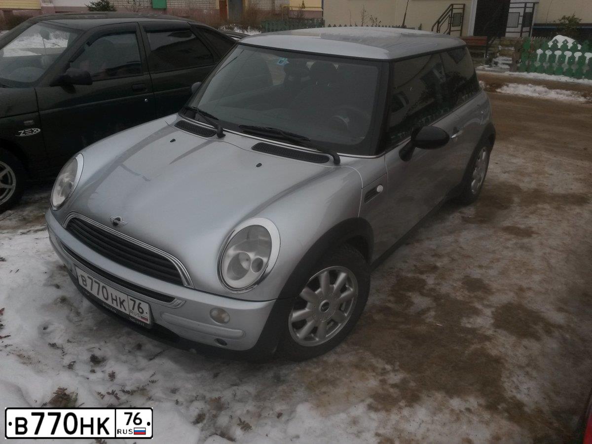 Фото автомобиля MINI I MINI, 2003 — госномер Н229НК76. Цвет: СЕРЕБРИСТЫЙ