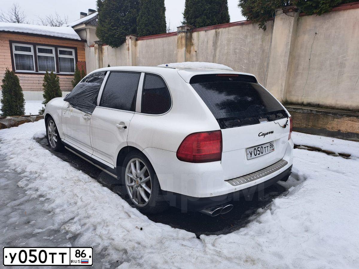 Фото автомобиля PORSCHE CAYENNE, 2006 — госномер У050ТТ86. Цвет: Белый
