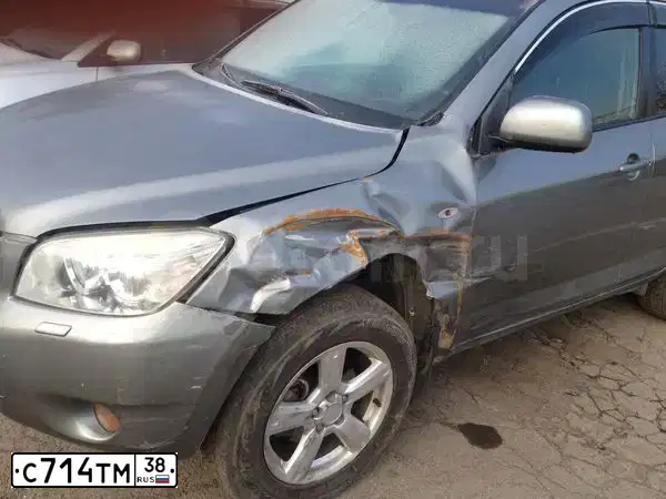 Фото автомобиля TOYOTA RAV4, 2006 — госномер У888МА38. Цвет: СВЕТЛО-ЗЕЛЕНЫЙ