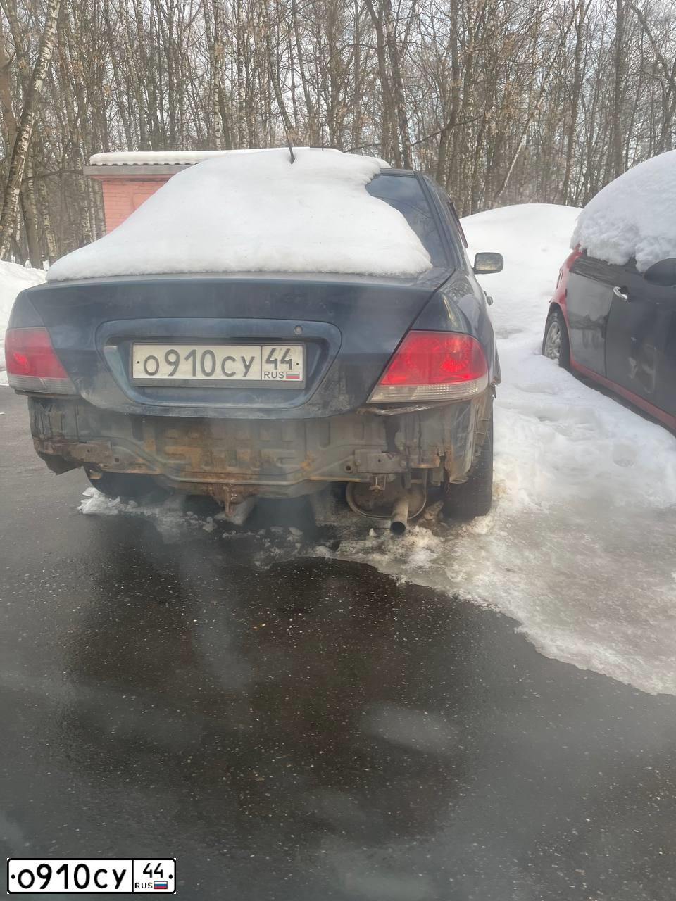 Фото автомобиля MITSUBISHI LANCER, 2006 — госномер О910СУ44. Цвет: синий