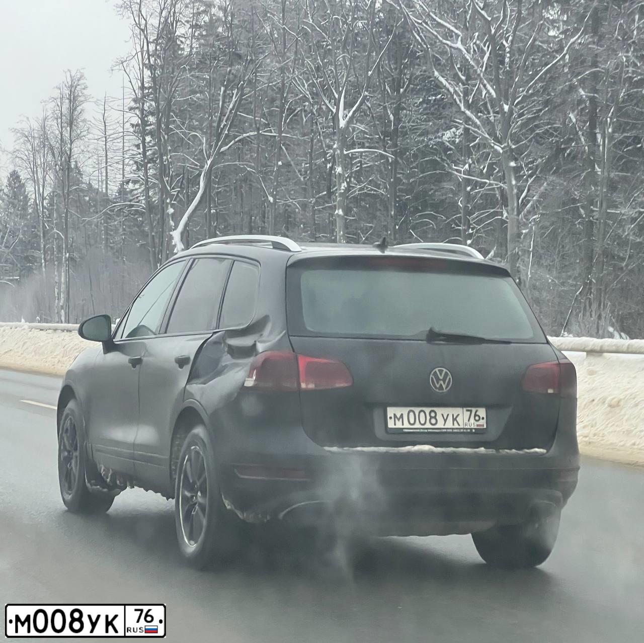 Фото автомобиля BMW X5, 2010 — госномер М008УК76. Цвет: ЧЕРНЫЙ
