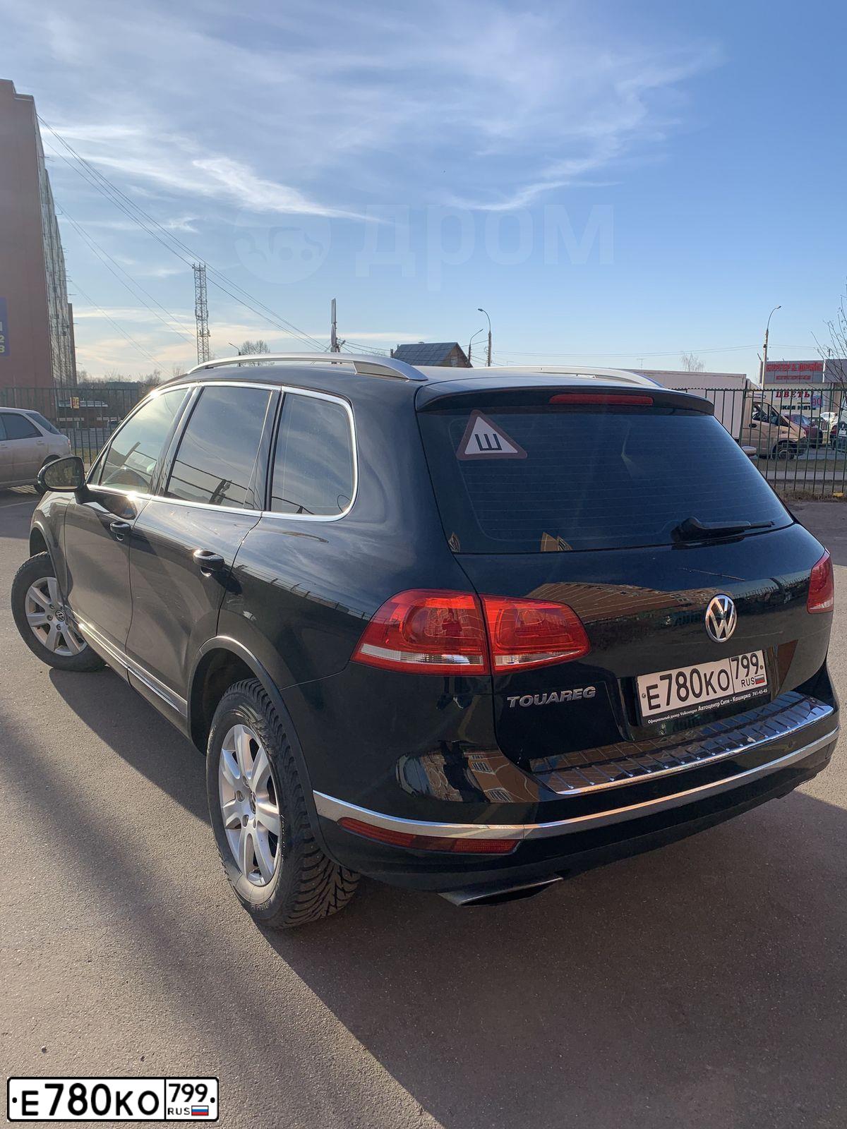 Фото автомобиля VOLKSWAGEN TOUAREG, 2015 — госномер Е780КО799. Цвет: ЧЕРНЫЙ