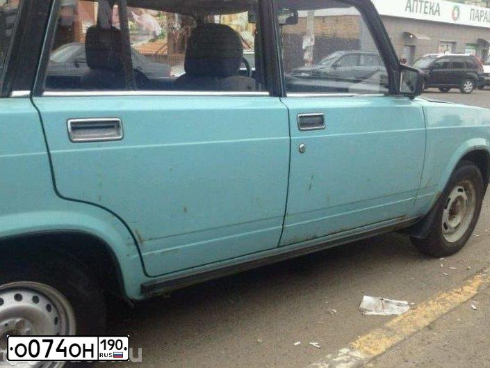 Фото автомобиля LADA 2104, 2000 — госномер О074ОН190. Цвет: СЕРЫЙ