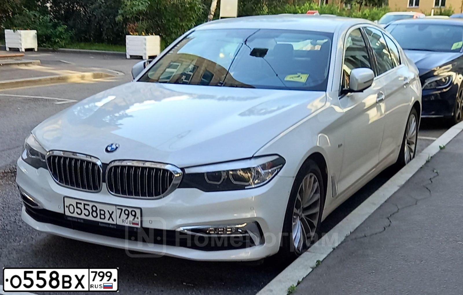 Фото автомобиля BMW SERIE 5, 2018 — госномер О558ВХ799. Цвет: БЕЛЫЙ МЕТАЛЛИК