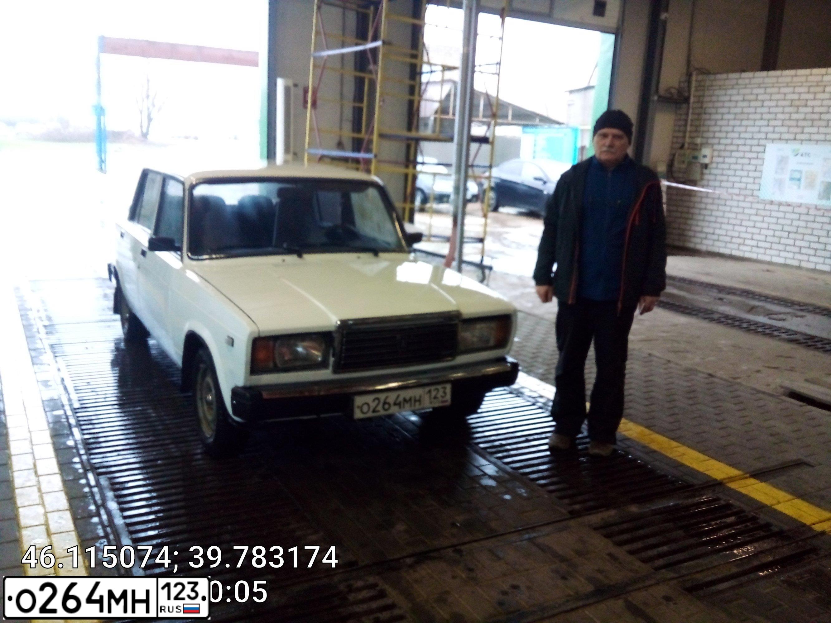 Фото автомобиля LADA 2107, 2011 — госномер К281СК35. Цвет: Серебристый