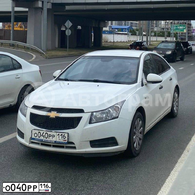 Фото автомобиля CHEVROLET CRUZE, 2011 — госномер О040РР116. Цвет: Белый