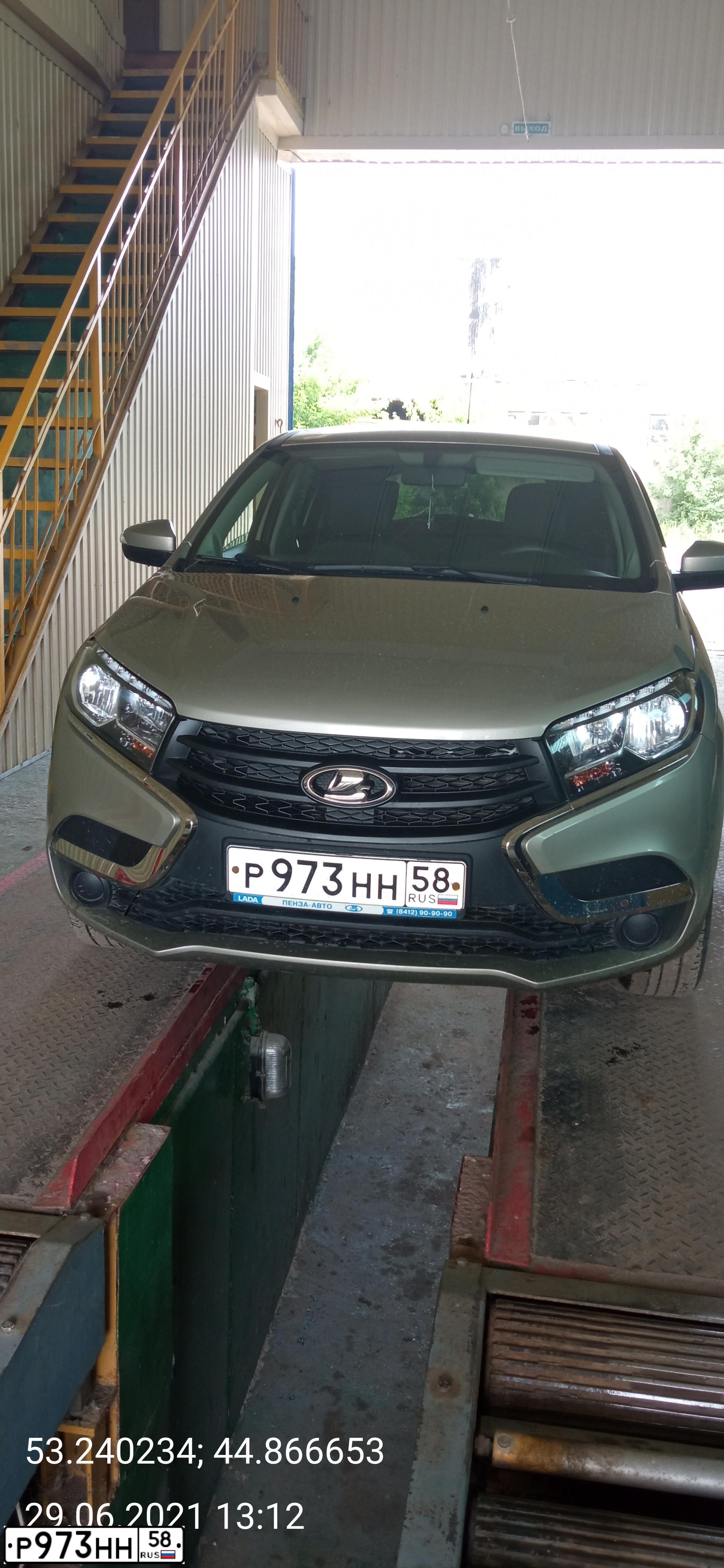 Фото автомобиля LADA XRAY, 2017 — госномер Т083РТ58. Цвет: СЕРО-БЕЖЕВЫЙ