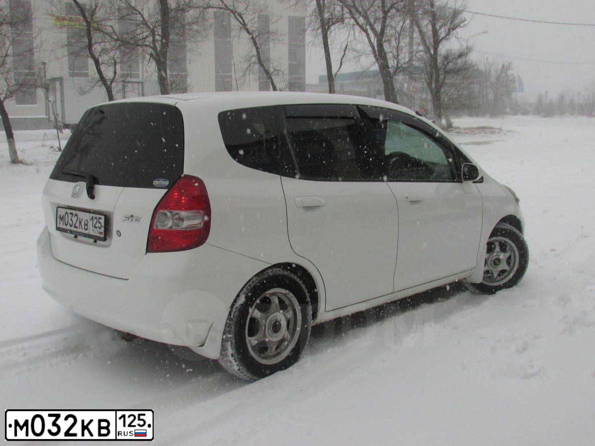 Фото автомобиля HONDA FIT, 2002 — госномер М032КВ125