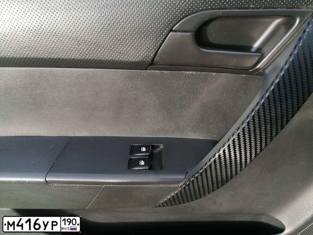Фото автомобиля CHEVROLET AVEO, 2011 — госномер М416УР190. Цвет: Серебристый