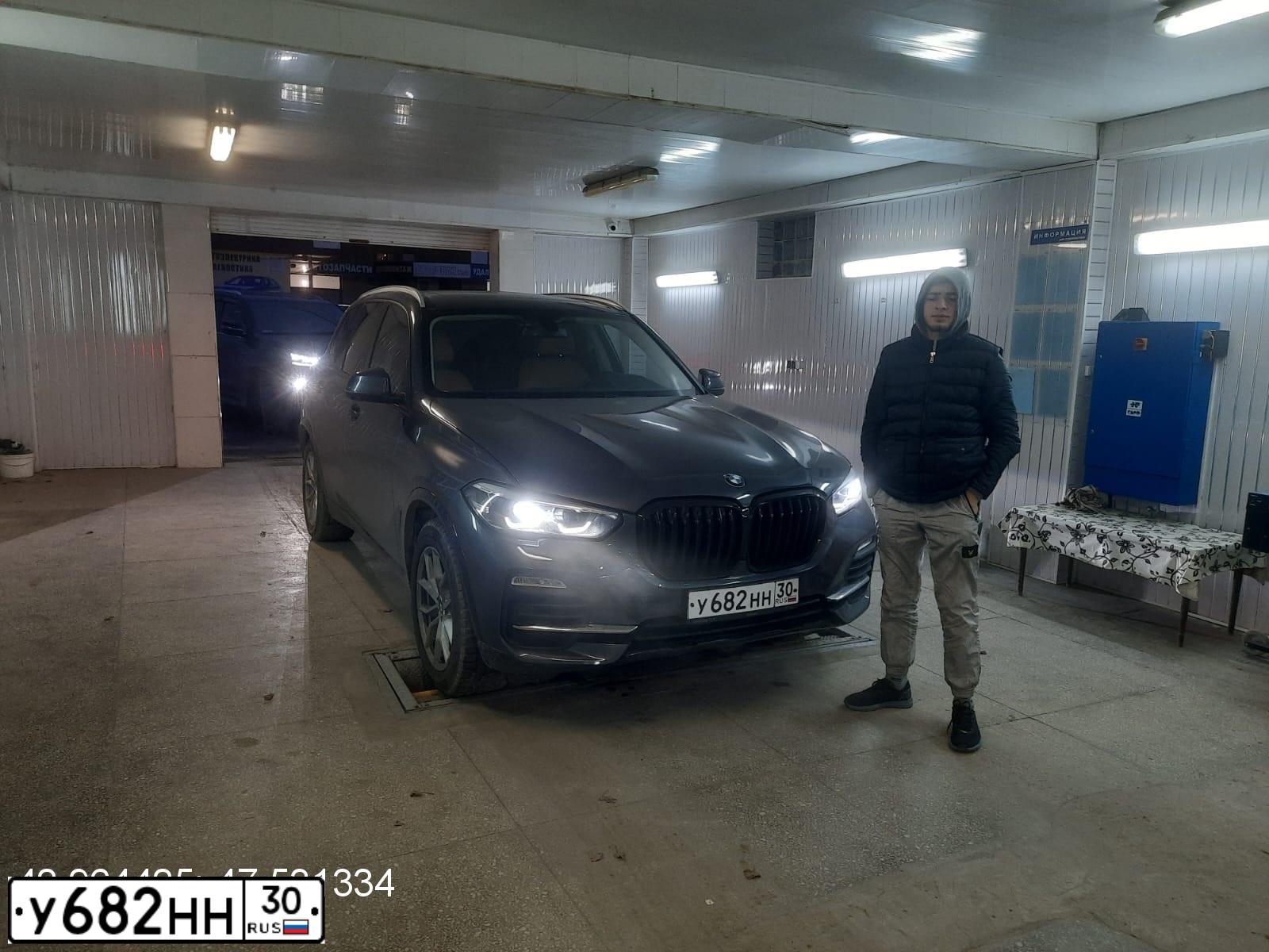 Фото автомобиля BMW X5, 2018 — госномер Н259СЕ797. Цвет: СЕРЫЙ