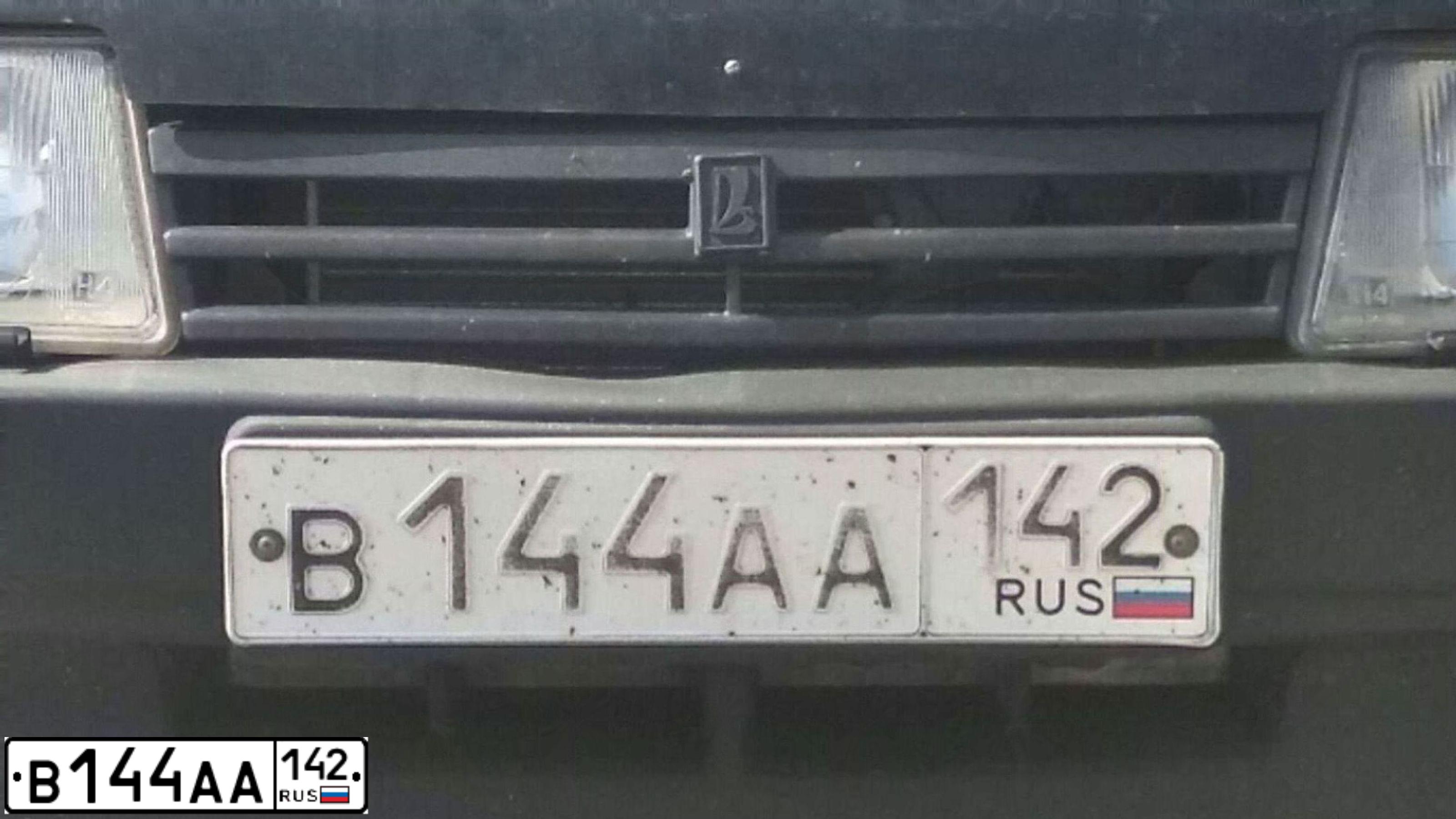Фото автомобиля LADA 2109 SAMARA, 2002 — госномер В144АА142. Цвет: СЕРЫЙ