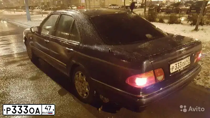 Фото автомобиля MERCEDES E-KLASSE, 1999 — госномер Р333ОА47. Цвет: ТЕМНО-СИНИЙ