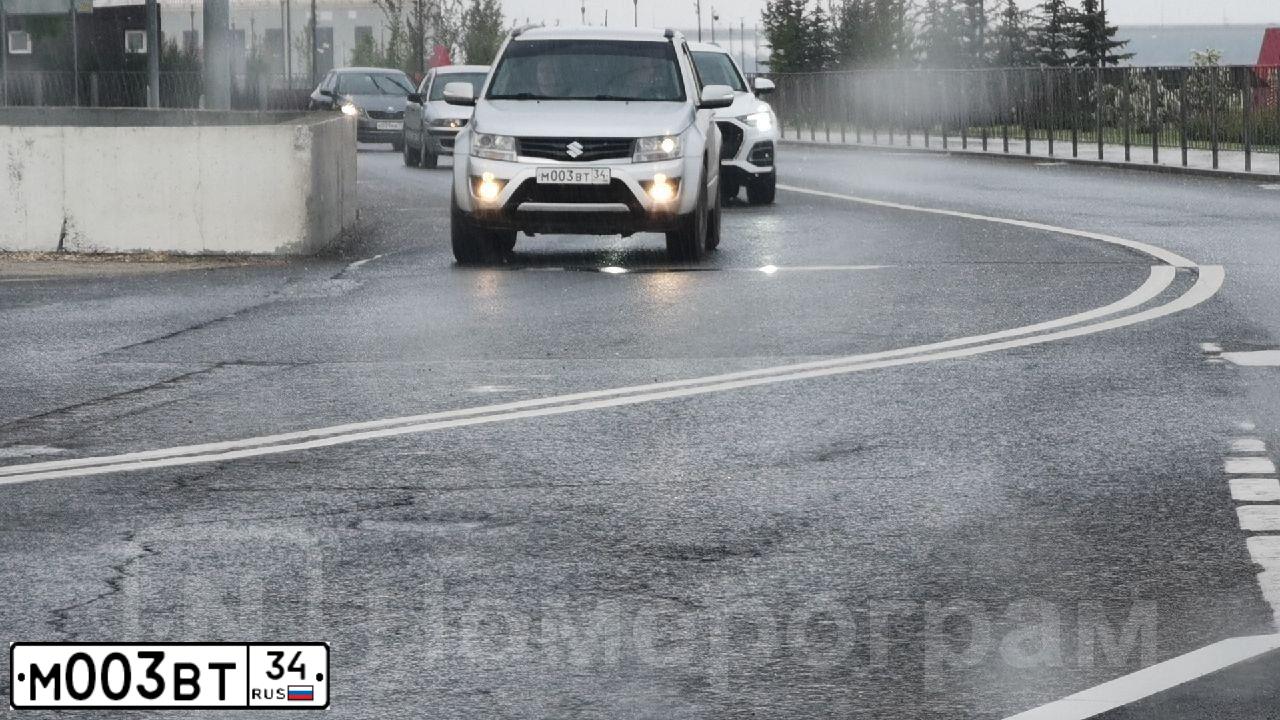 Фото автомобиля SUZUKI /GRAND/ VITARA, 2013 — госномер М003ВТ34. Цвет: СЕРЕБРИСТЫЙ