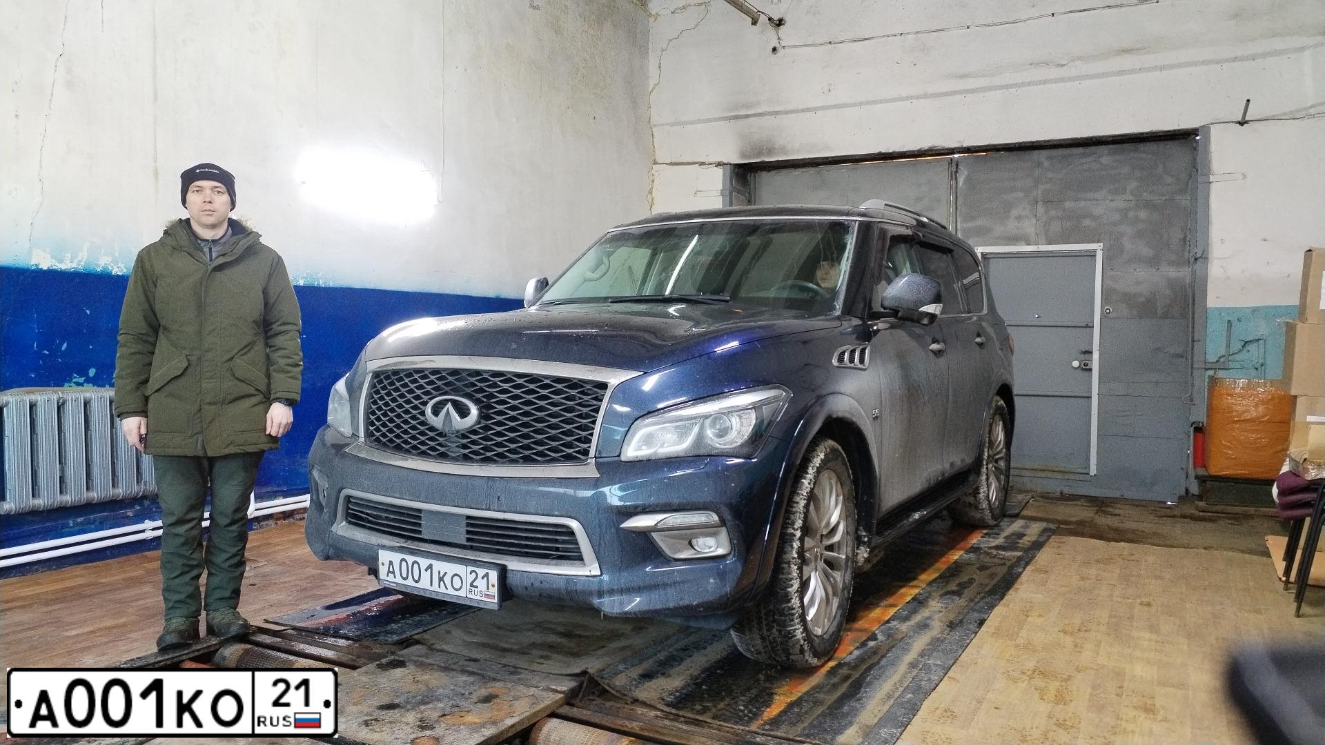 Фото автомобиля SUZUKI /GRAND/ VITARA, 2010 — госномер Е135НЕ21. Цвет: СЕРЕБРИСТЫЙ