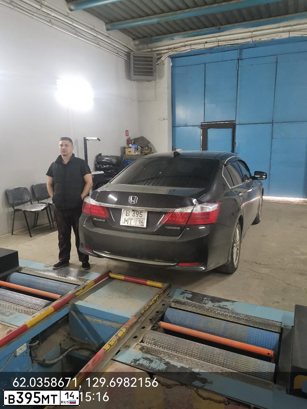 Фото автомобиля HONDA ACCORD, 2013 — госномер У050КЕ27