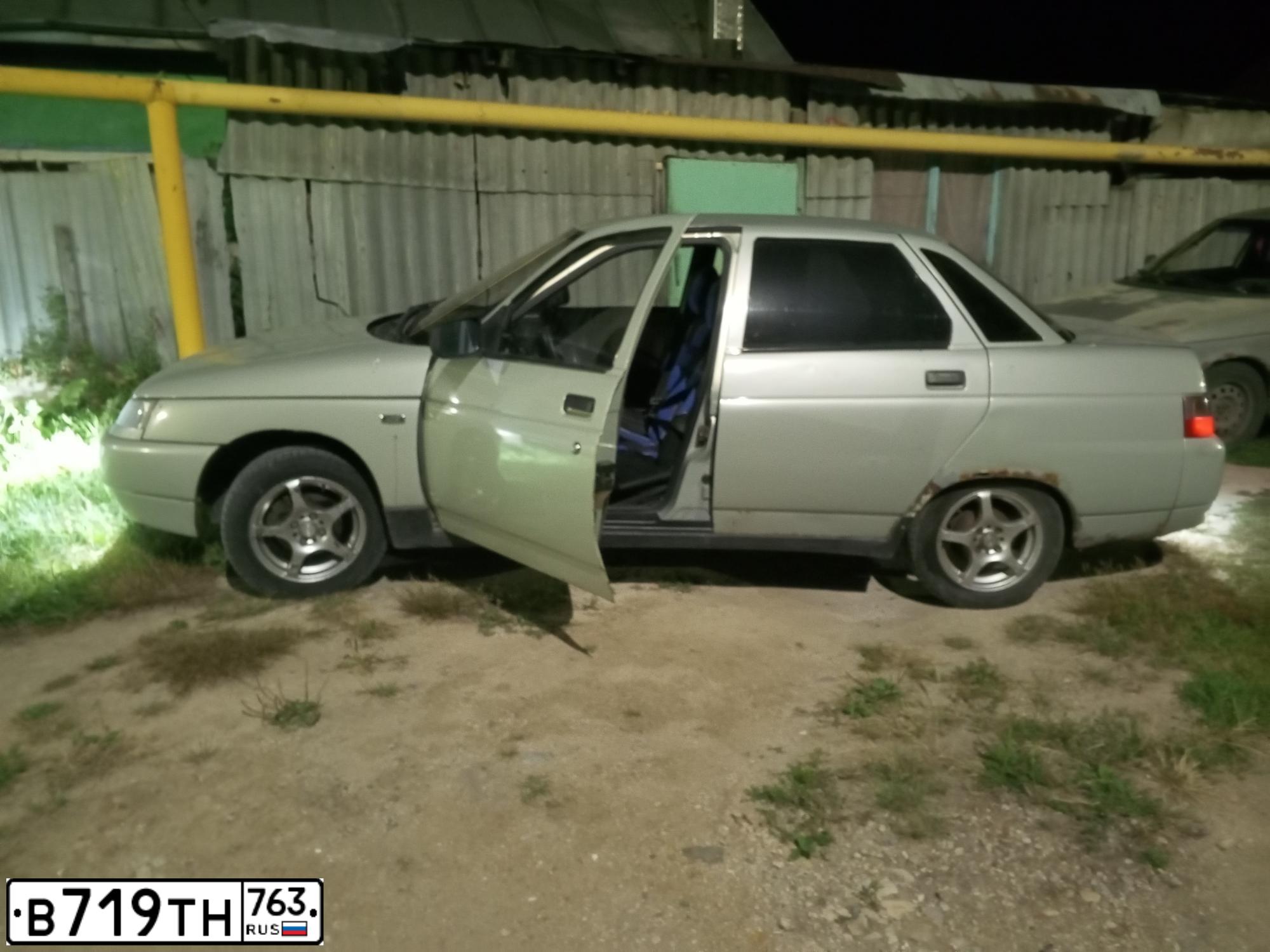 Фото автомобиля LADA 2110 LADA, 2000 — госномер В719ТН763. Цвет: СЕРЕБРИСТО-ЖЕЛТО-ЗЕЛЕНЫЙ