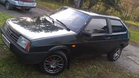 Фото автомобиля LADA 2108 SAMARA, 2002 — госномер У808КТ150. Цвет: ЗЕЛЕНЫЙ ТЕМНЫЙ