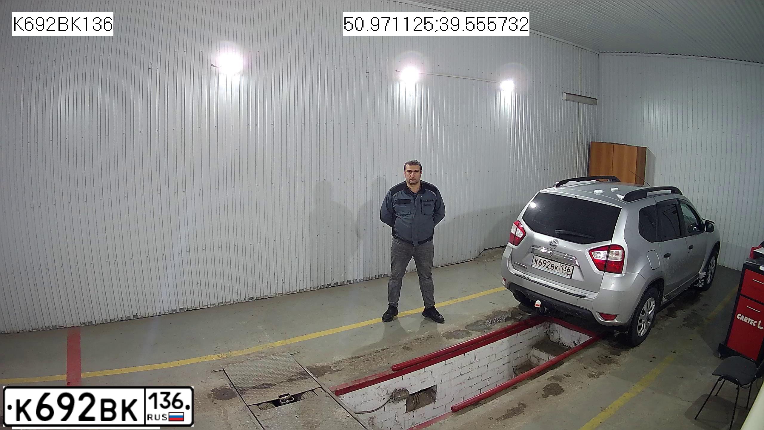 Фото автомобиля NISSAN TERRANO, 2018 — госномер К692ВК136. Цвет: СЕРЕБРИСТЫЙ